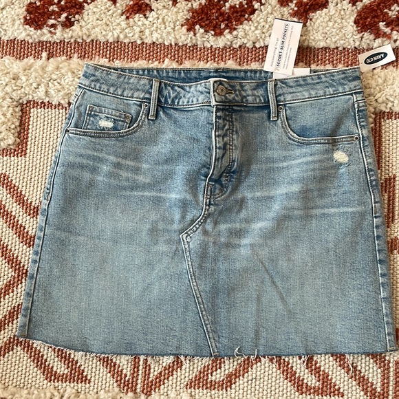 High-Waisted Button-Fly Cut-Off Jean Skirt for Women - Picture 9 of 10